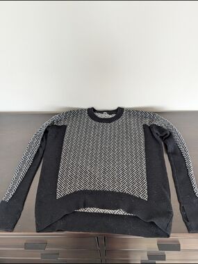 lululemon  Black and White Patterned Crewneck Sweater
